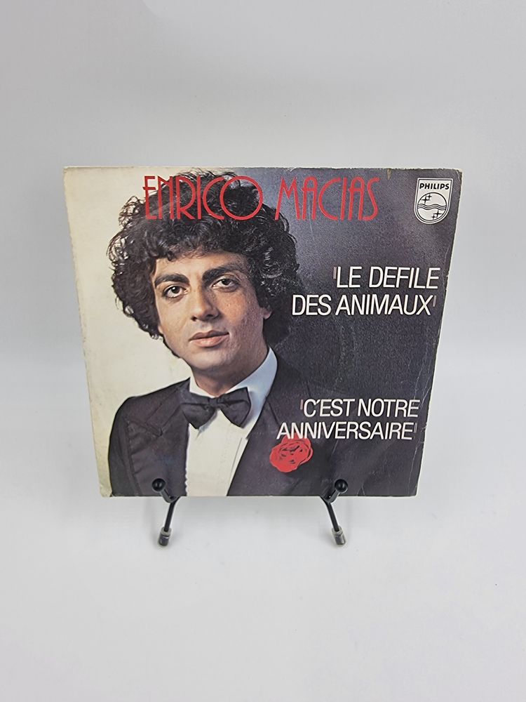 Vinyle 45 tours Enrico Macias : Le Defil� des Animaux... 3 Vulbens (74)