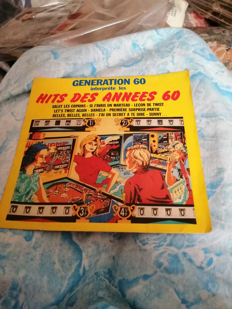 Vinyle 45 tours Hits des ann�es 60 4 Saint-Yzan-de-Soudiac (33)