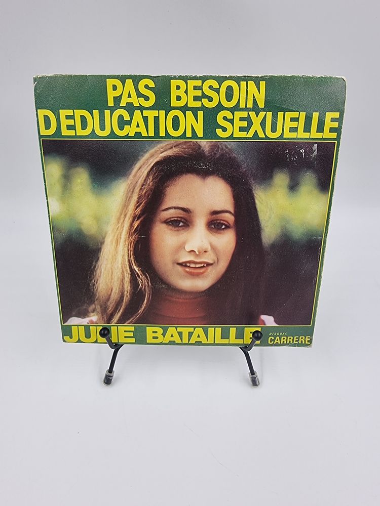 Vinyle 45 tours Julie Bataille : Pas Besoin d'�ducation... 2 Vulbens (74)