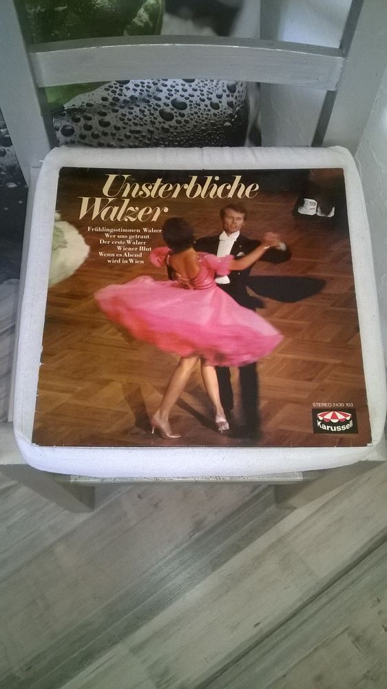 Vinyle Unsterbliche Walzer
Excellent etat
Orchester Roy Li 4 Talange (57)