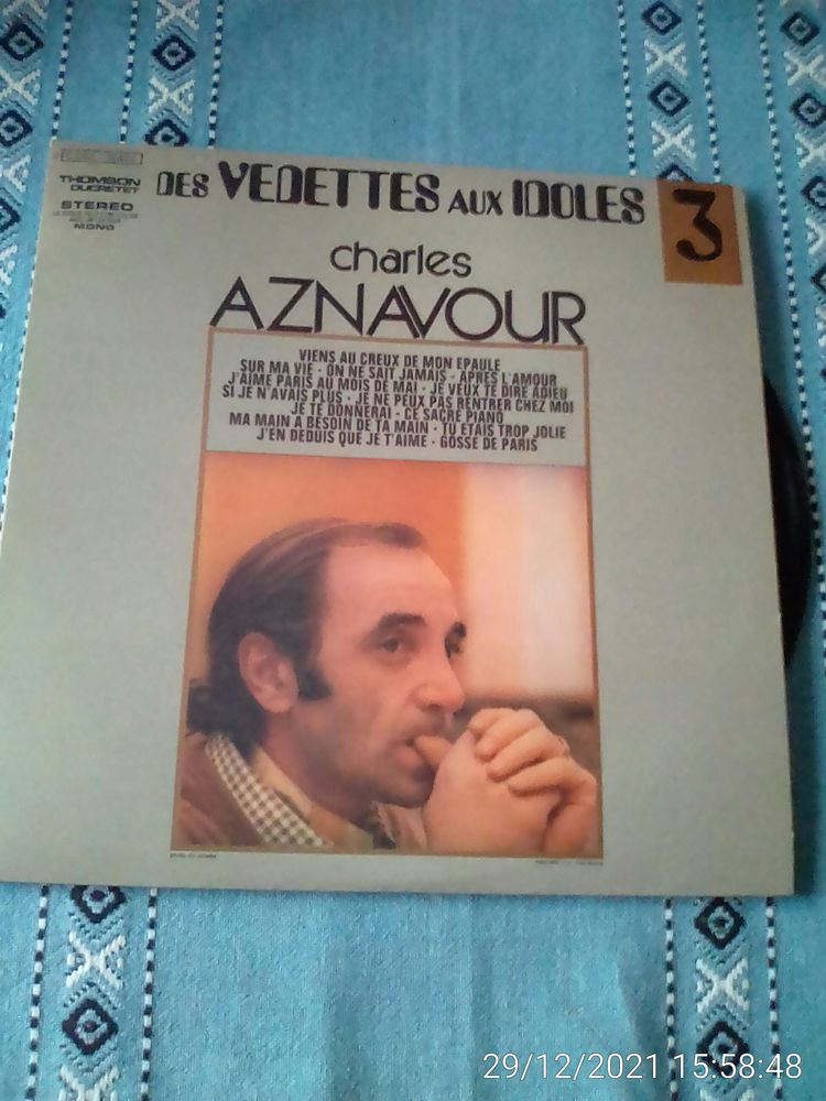 Vinyle 33T DES VEDETTES AUX IDOLES 3 - AZNAVOUR 15 Cachan (94)