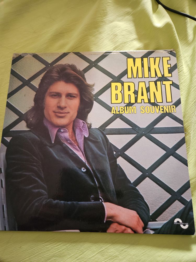 2 vinyles  Mike Brant ? Album Souvenir 1975 25 Dourdan (91)