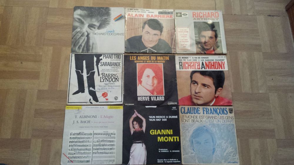 lot de 87  vinyles 45 tours 
100 Paris 19 (75)