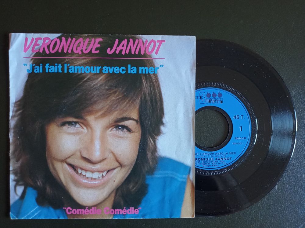 Vinyles 45T V�ronique Jannot - J'ai fait l'amour avec la mer 2 Buxerolles (86)
