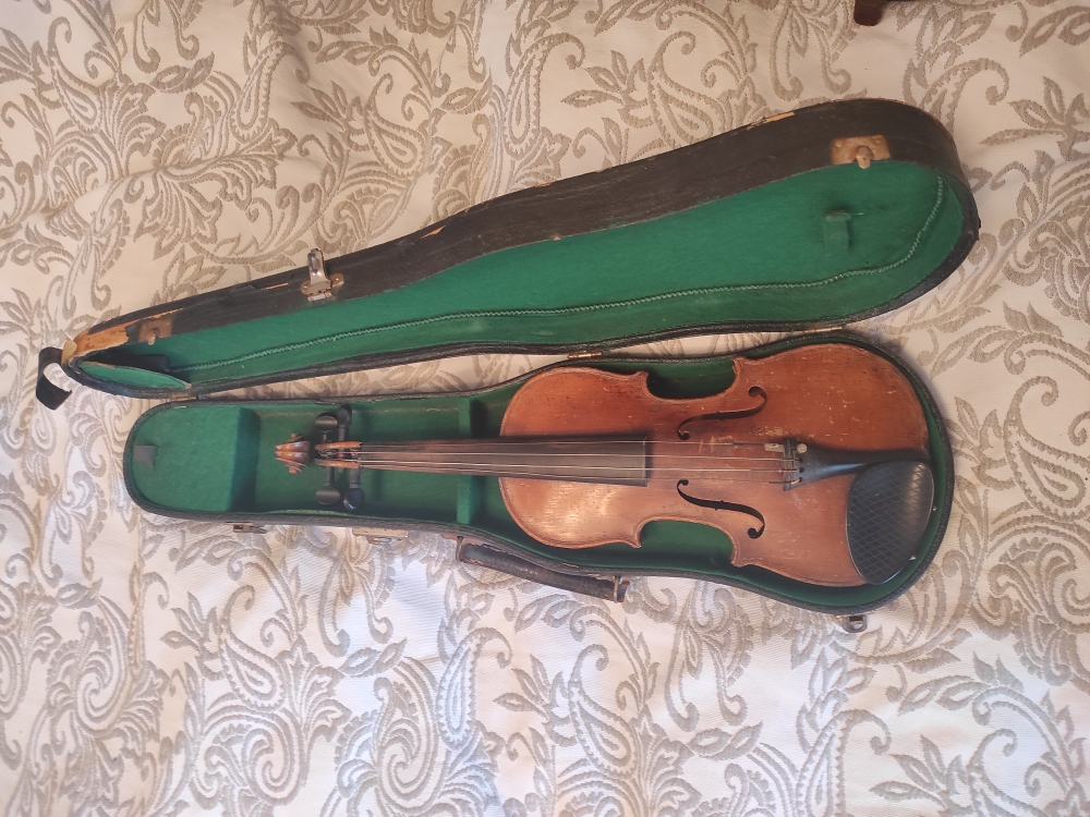 Violon enfant a restaurer 50 Saint-Genis-Pouilly (01)