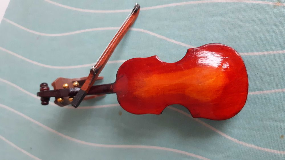 violon mignature 10 Brignais (69)