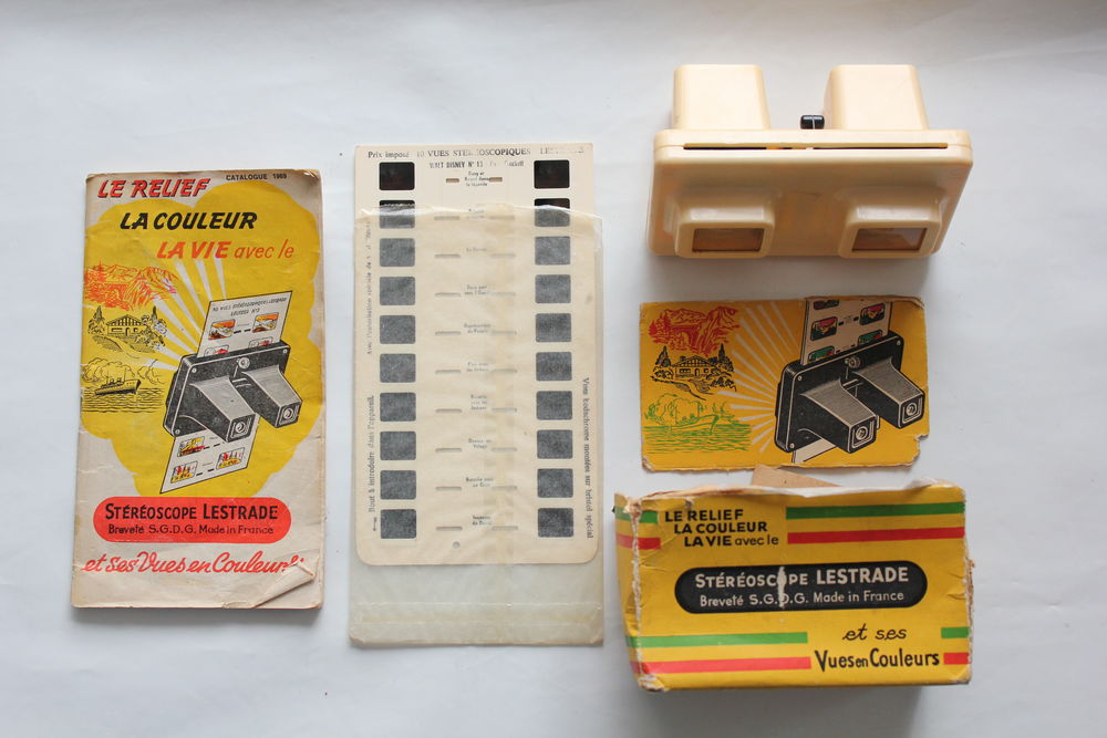 Visionneuse LESTRADE simplex ivoire + Carte 3D Davy Crockett 25 Issy-les-Moulineaux (92)
