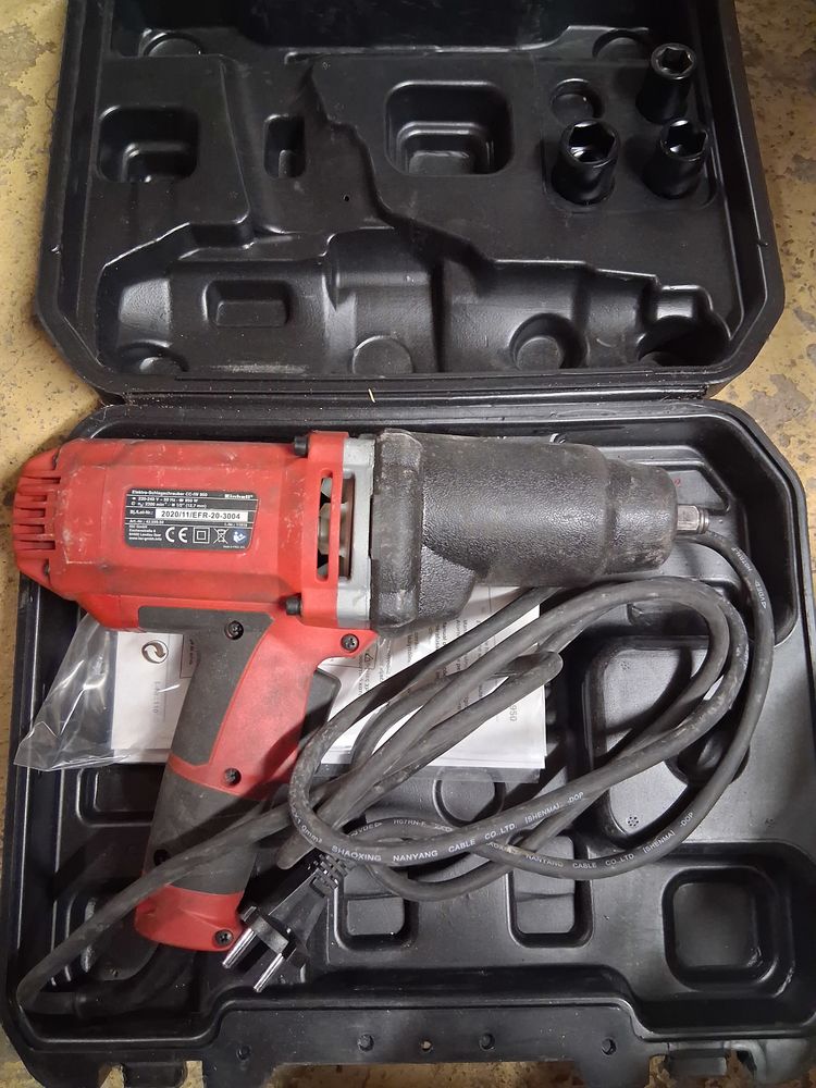 Visseuse a percussion 80 Pauillac (33)