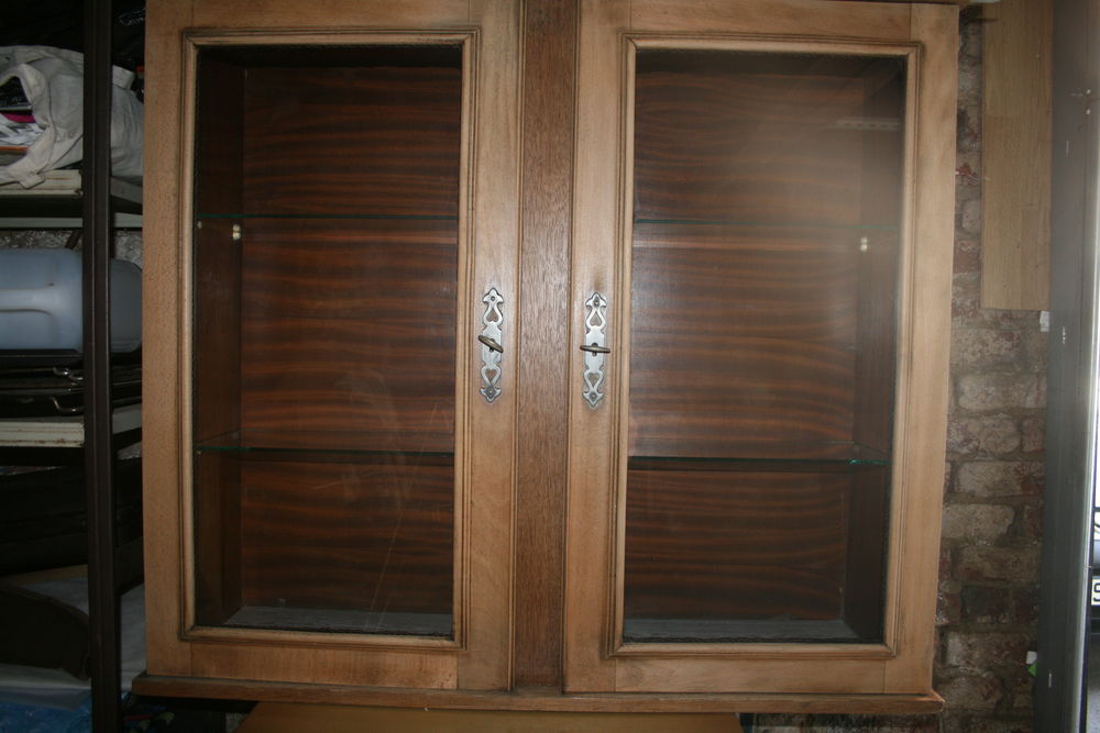 Vitrine bois 2 �tag�res , pour collections diverses. 60 Pihem (62)