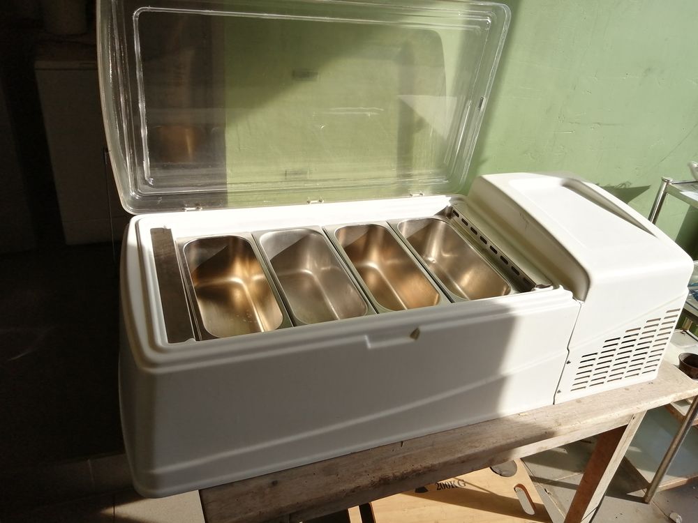 Vitrine a glace
650 Montauroux (83)