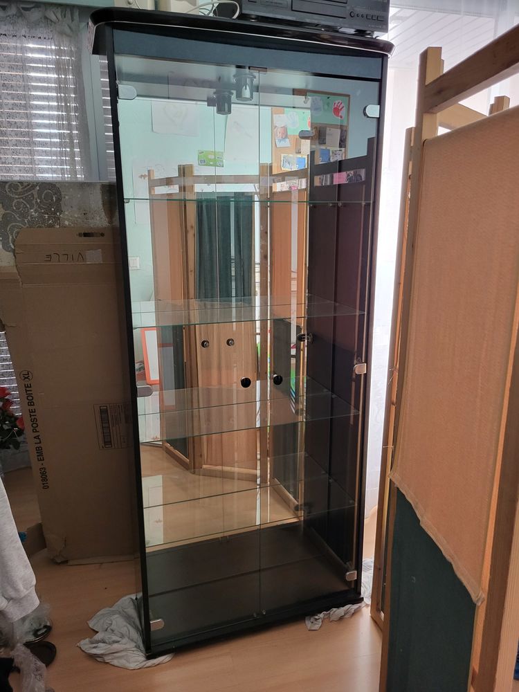 Vitrine haute couleur lagon avec lumi�re 100 Beausoleil (06)