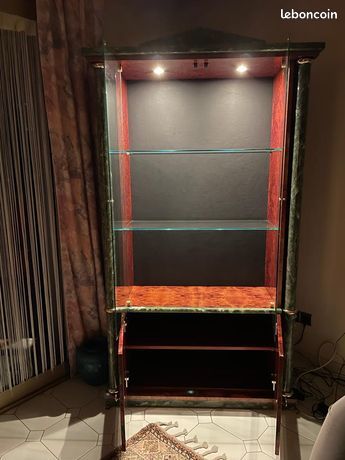 Vitrine en loupe d'orme 600 Magny-les-Hameaux (78)