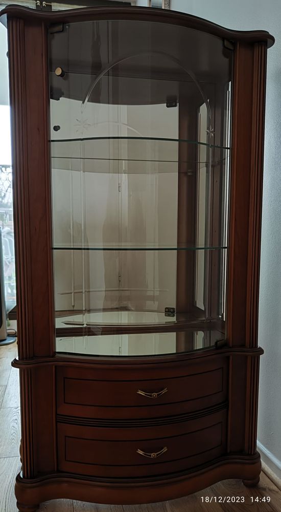 Vitrine en merisier 500 Le Perreux-sur-Marne (94)