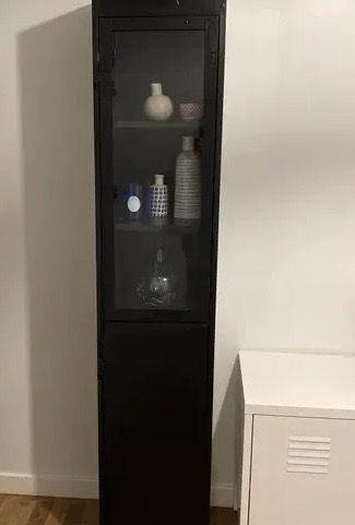 Vitrine noire en m�tal indus 110 Cr�teil (94)