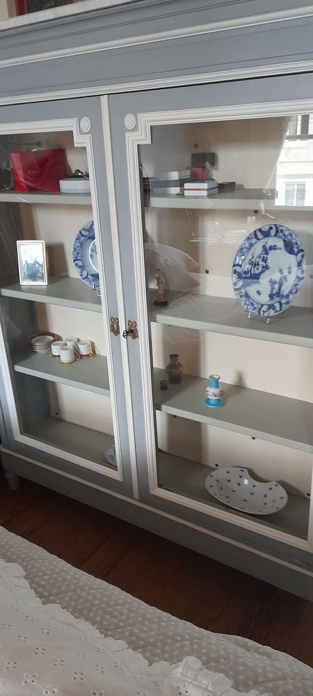 VITRINE PEINTE AVEC DESSUS EN MARBRE 
350 Clermont (60)