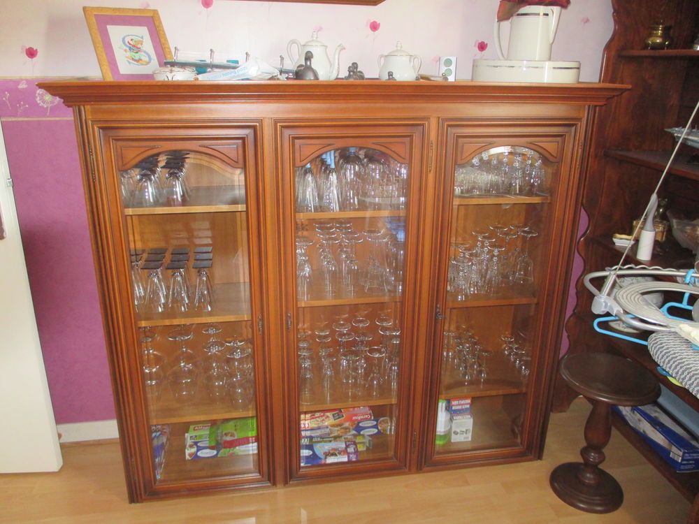 VITRINE PLAQUAGE MERISIER 150 Villiers-sur-Marne (94)