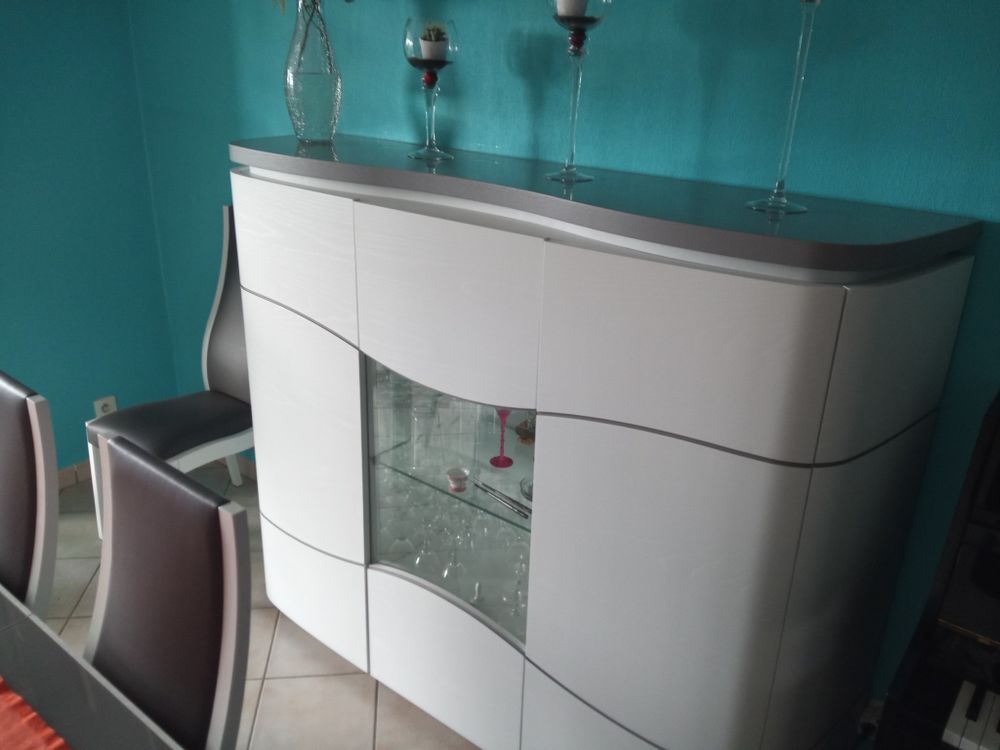 Vitrine 3 portes 250 Ville-la-Grand (74)