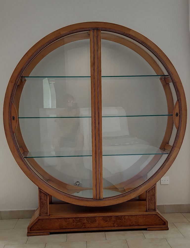 Vitrine ronde en loupe d'orme 2500 Saint-Dr�z�ry (34)