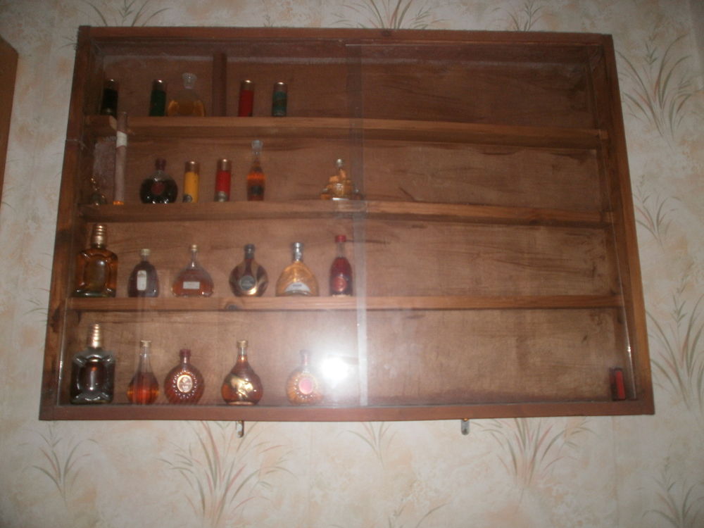 vitrines en bois 25 Saint-Jean-d'Ang�ly (17)