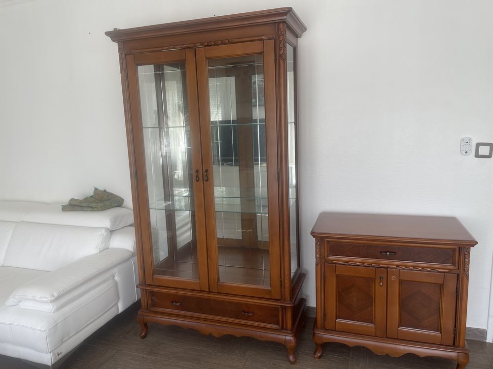 2 vitrines   1 commode 350 Savigny-le-Temple (77)