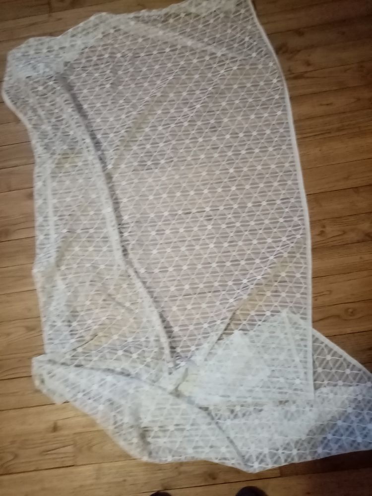 2 Voilages-rideaux jolis (passe-tringle �troit) 0 Toulouse (31)