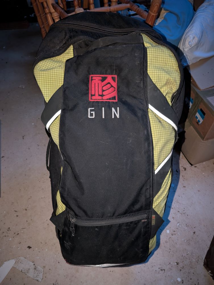 Voile de parapente GIN 3000 Loch�-sur-Indrois (37)