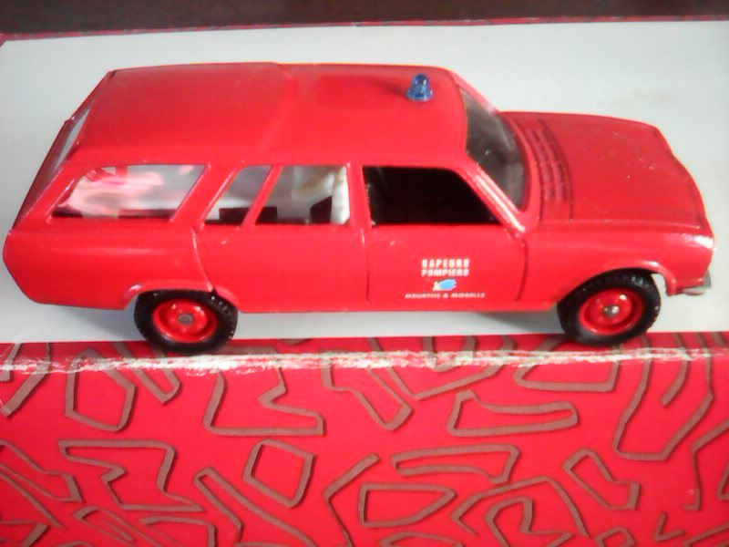 Voiture 504 Break Peugeot Sapeur Pompiers Secours 1/43 11 Marmande (47)