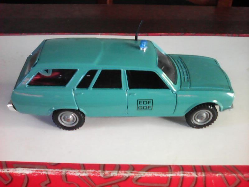 Voiture 504 Break Peugeot EDF Solido 1/43 11 Marmande (47)