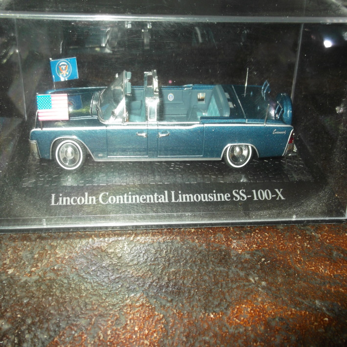 voiture de colection lincoln continental limousine ss-100-x 20 Bourecq (62)