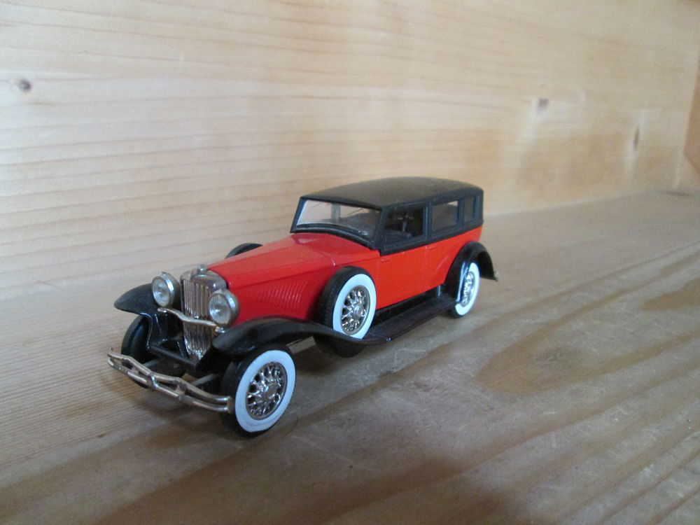 Voiture de collection Solido  Duesenberg rouge et noire ,1/4 15 Goussainville (95)