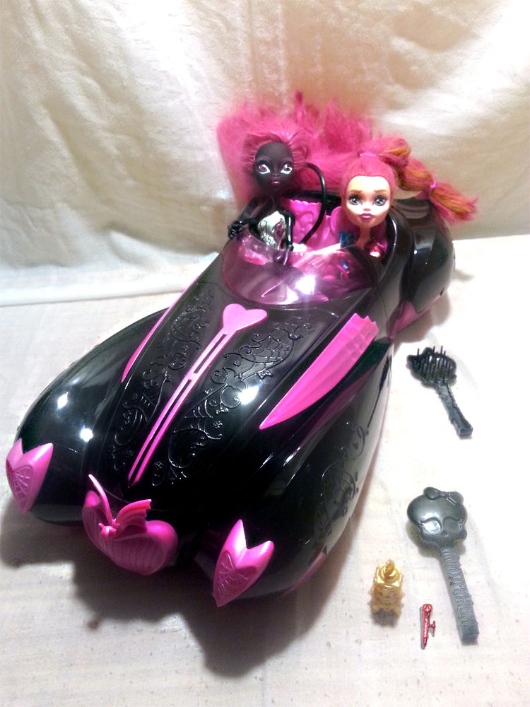 VOITURE DRACULAURA + FIGURINES MONSTER HIGH 30 Aubervilliers (93)