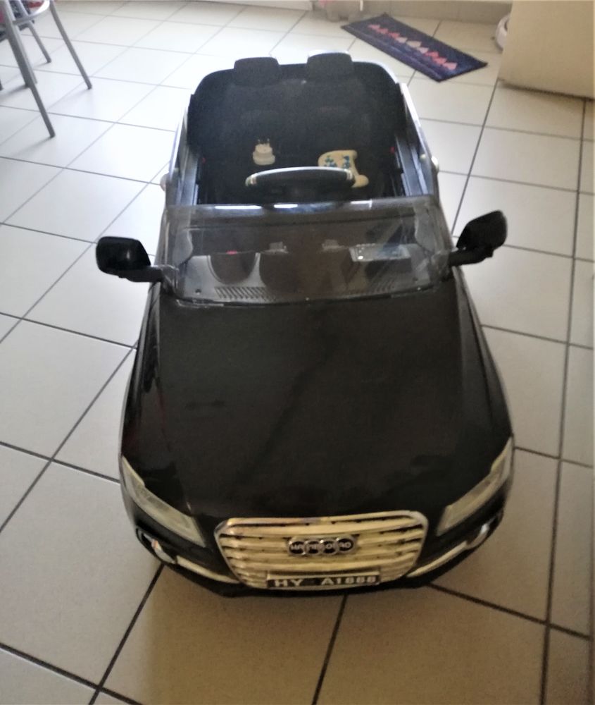 Voiture �lectrique Enfant Audi T�l�commande Son et Lumi�re 0 Saint-Nizier-sous-Charlieu (42)