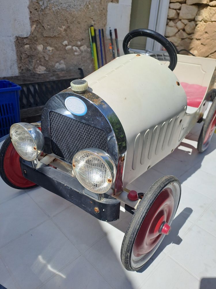 Voiture enfant � pedales 150 Le Blanc (36)