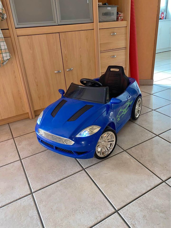 Voiture enfant 70 Saint-�tienne-sur-Reyssouze (01)