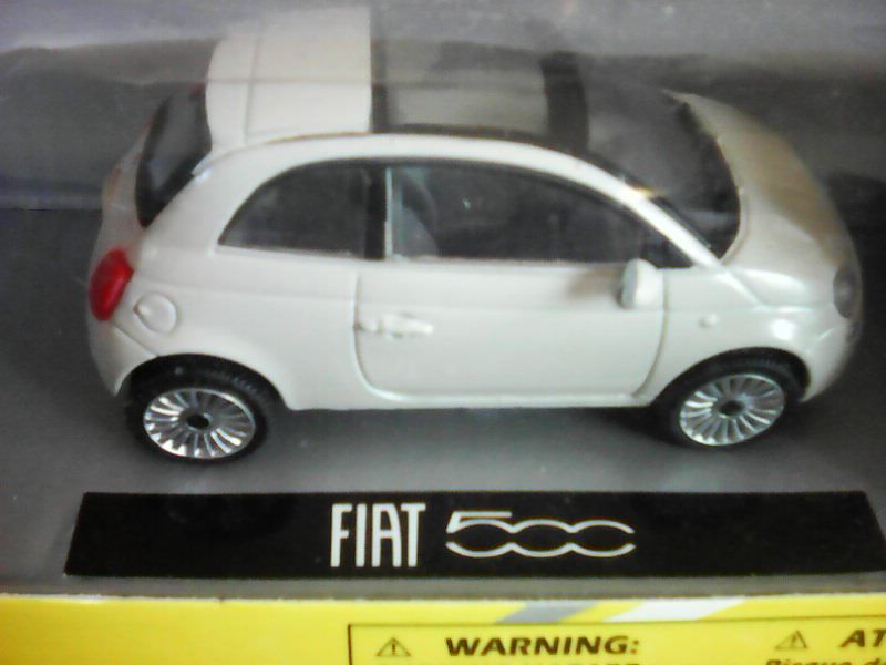 Voiture Fiat 500 City Cruiser 1/43 Mod�le r�duit avec boite. 14 Marmande (47)