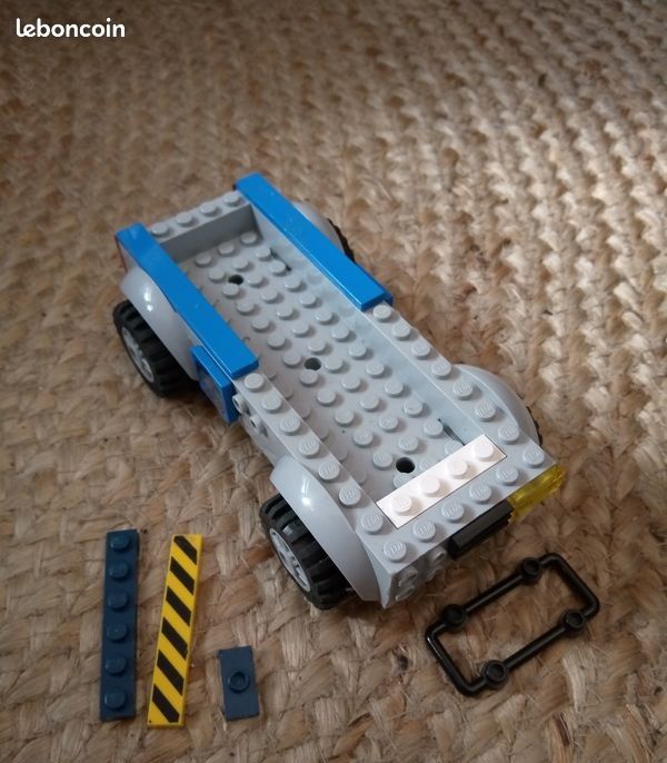 voiture incompl�te LEGO 10757 4.5 Beauchamp (95)