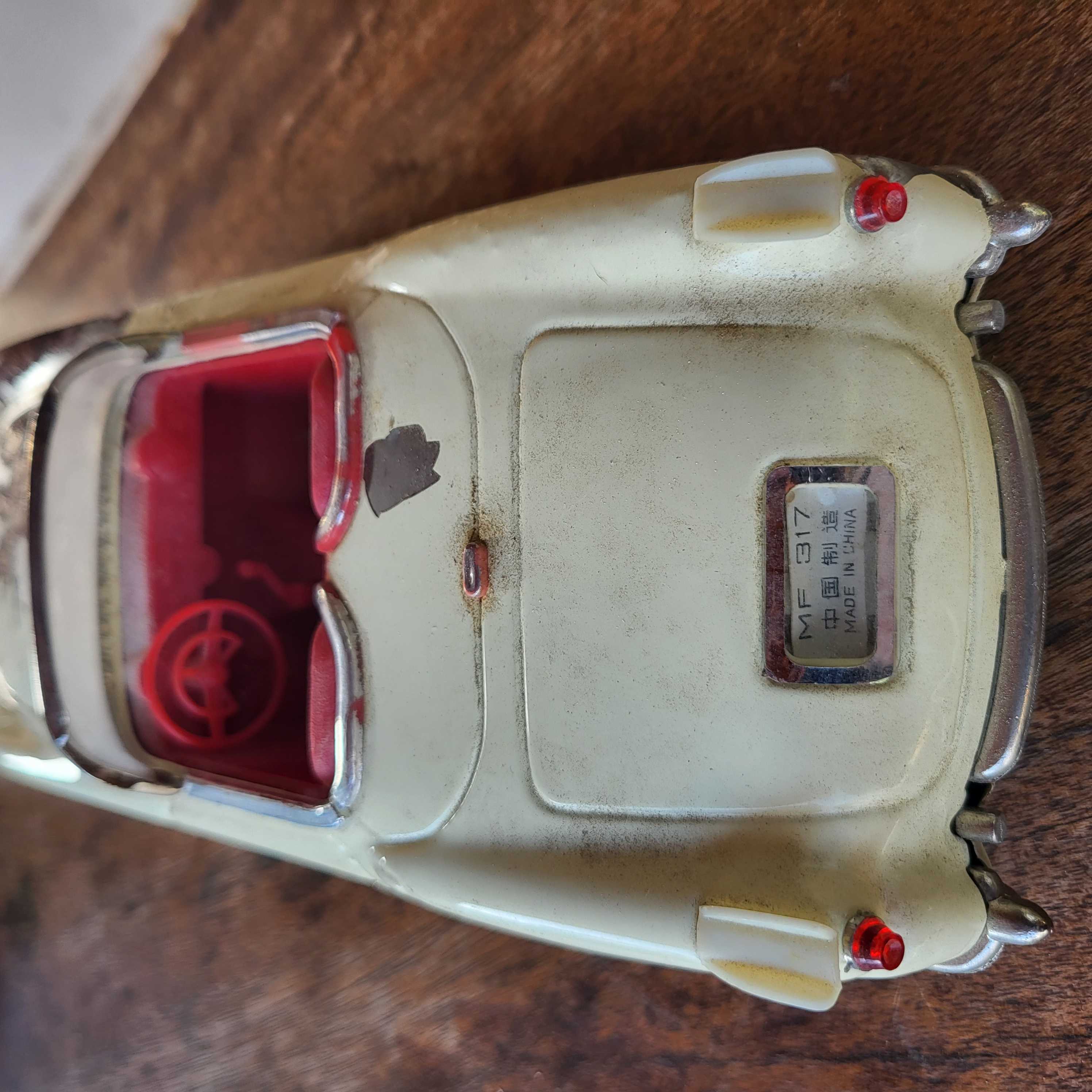 voiture jou�e ancienne ann�e 50 50 La Farl�de (83)