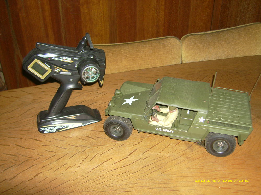 Voiture rc Lamborghini militaire 200 Mouthiers-sur-Bo�me (16)