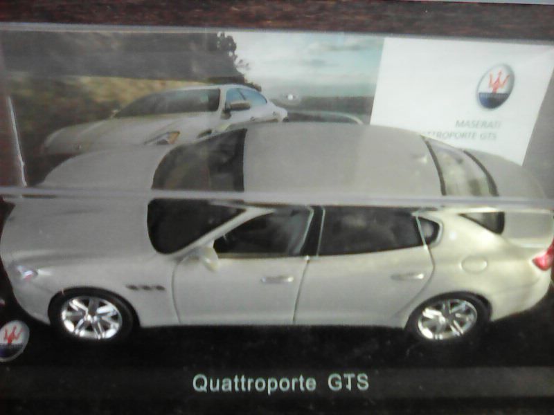 Voiture Maserati Quatropporte GTS Mod�le r�duit 18 Marmande (47)