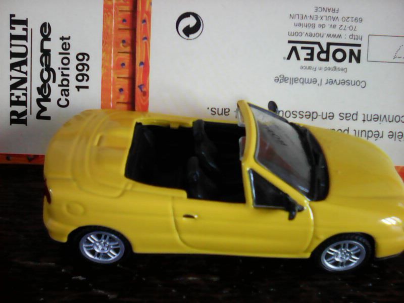Voiture Megane Renault Cabriolet 1999 Norev 1/43 12 Marmande (47)