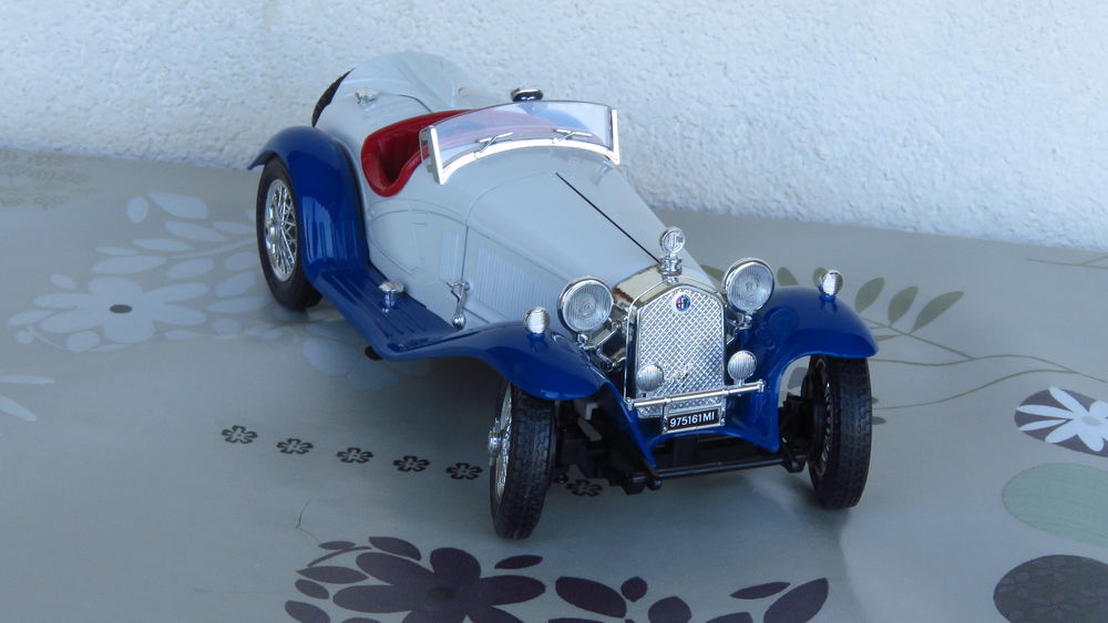Voiture miniature Alfa Romeo 1/18 35 Gap (05)
