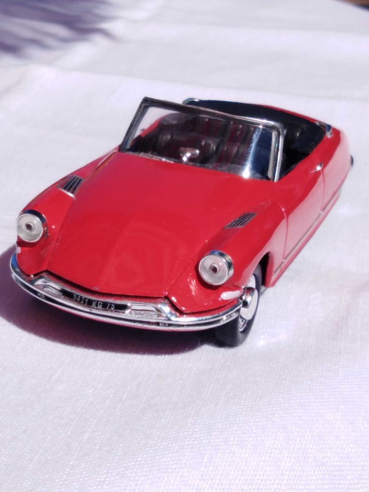 Voiture miniature Citro�n DS cabriolet 10 Avermes (03)