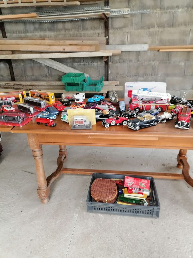 Voiture miniature de collection 350 Mouhet (36)