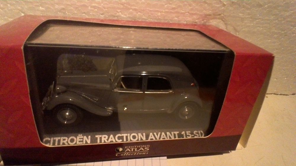 VOITURE MINIATURE DE COLLECTION 15 Vrigny (45)
