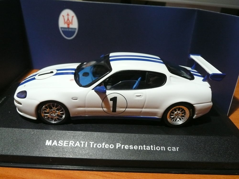 voiture miniature maserati