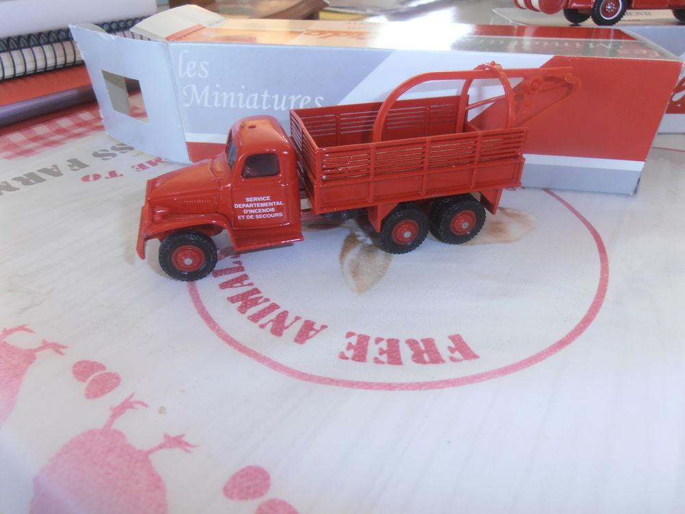 VOITURE MINIATURE POMPIER DE COLLECTION MARQUE SOLIDO 12 Montpouillan (47)