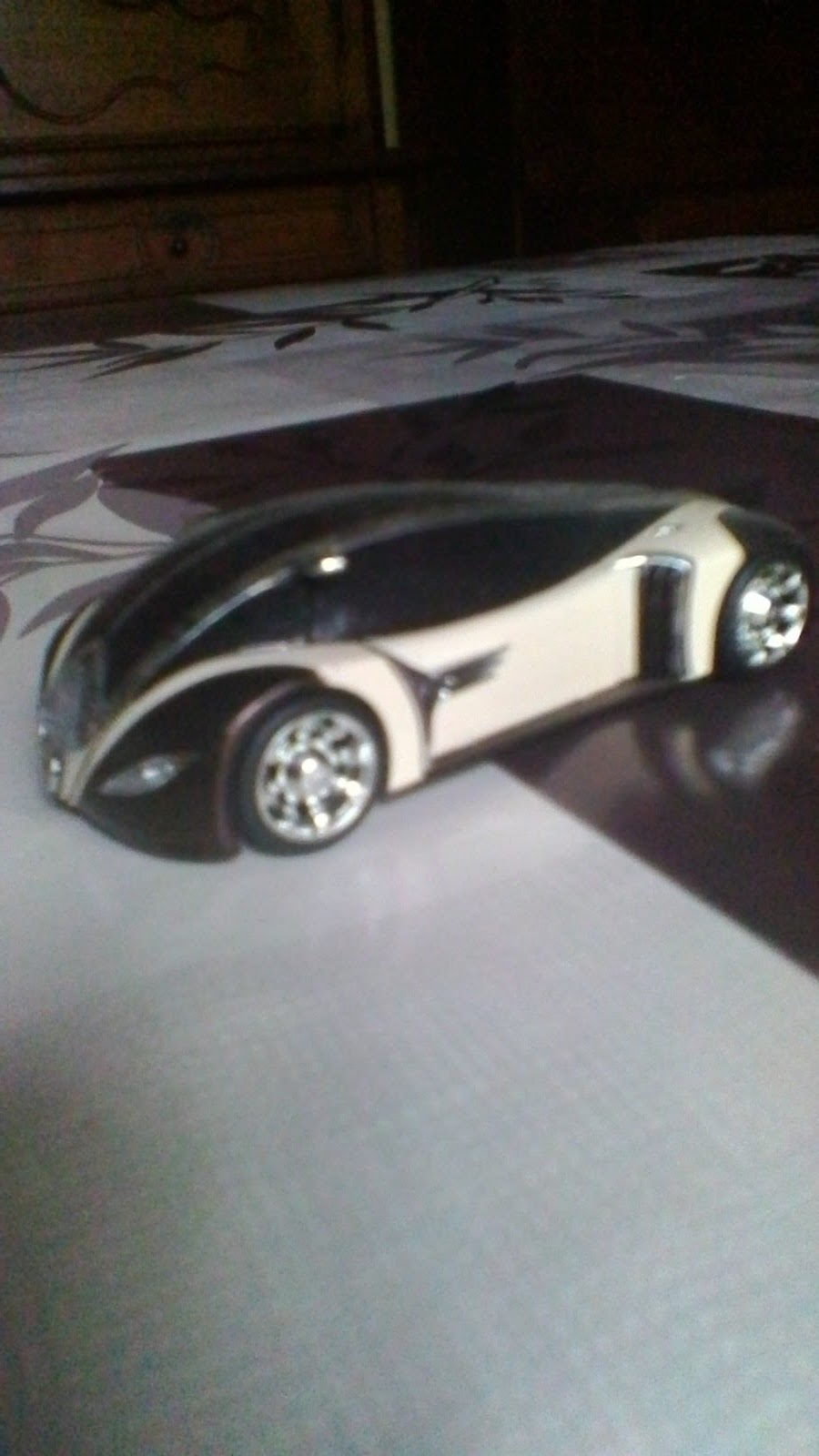 Voiture miniature prototype peugeot 4002 10 Avermes (03)