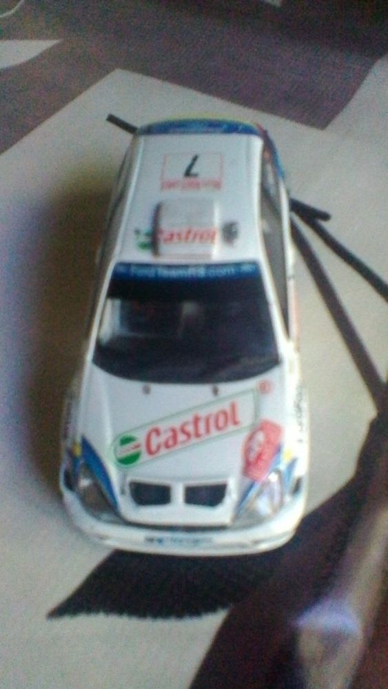 Voiture miniature de rallye Ford focus 12 Avermes (03)