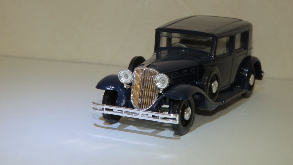 Voiture miniature Renault Reinastella 9 Gap (05)