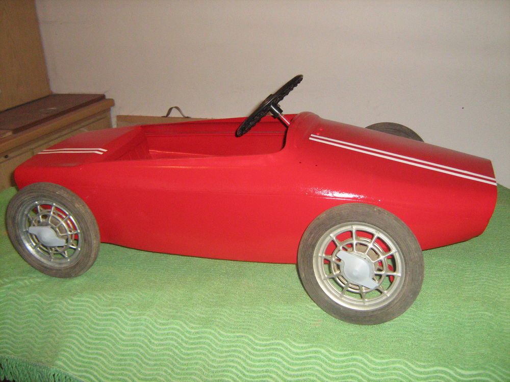 voiture a p�dales ancienne 350 Meucon (56)